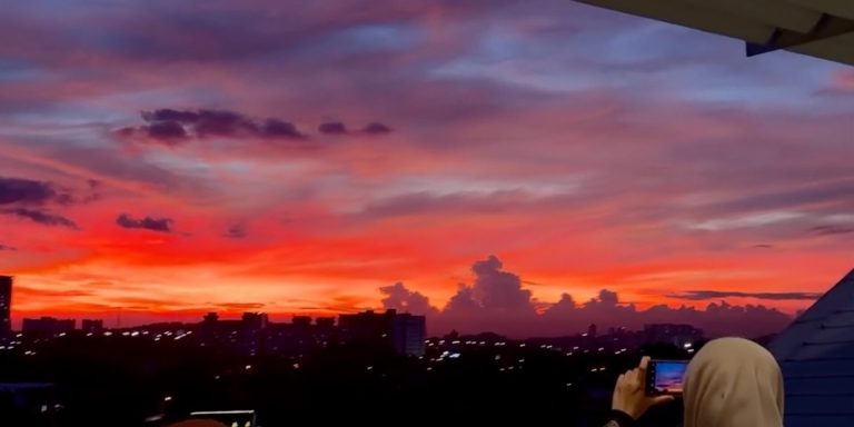 Sunset At MRT Kajang Goes Viral, Even National Geographic Took Notice